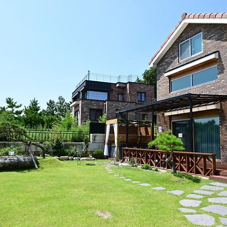 Hotel Goseung Luceluna Pension Goseong  Exterior foto