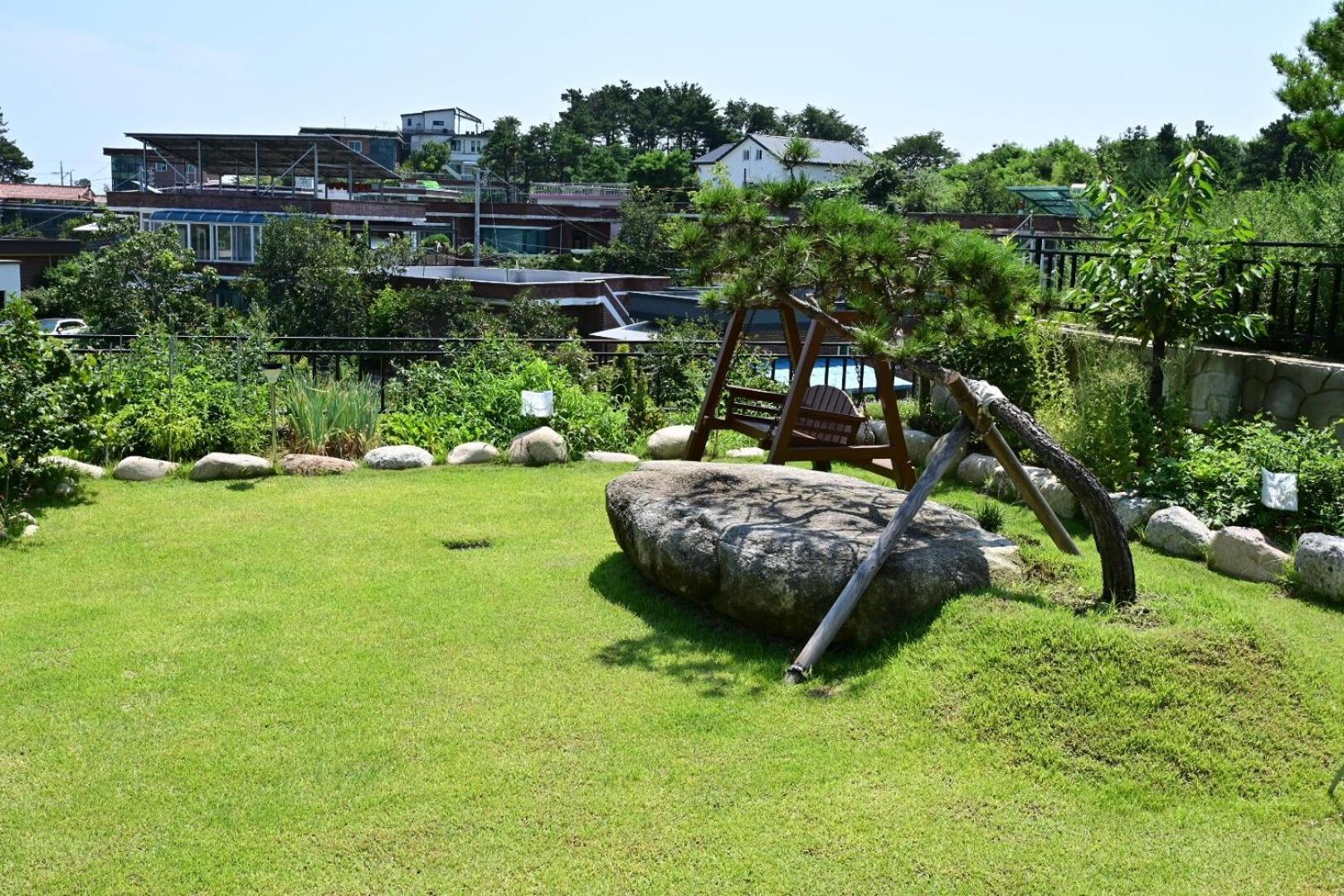 Hotel Goseung Luceluna Pension Goseong  Exterior foto