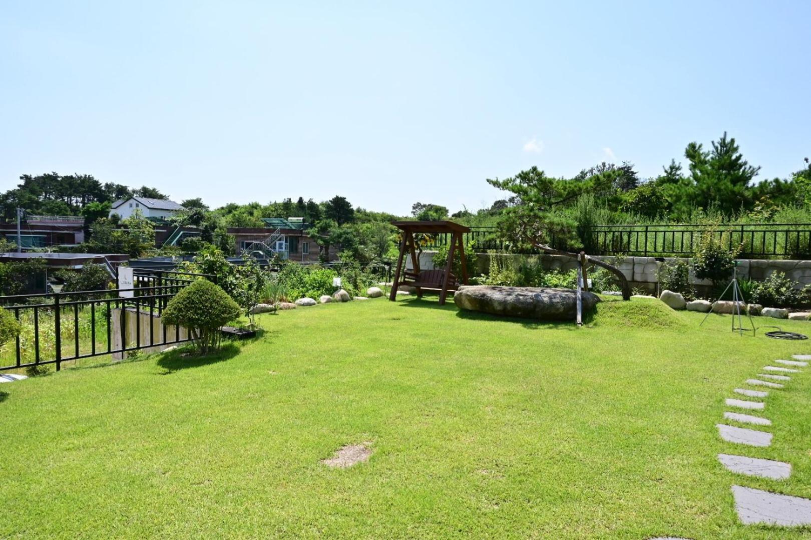 Hotel Goseung Luceluna Pension Goseong  Exterior foto