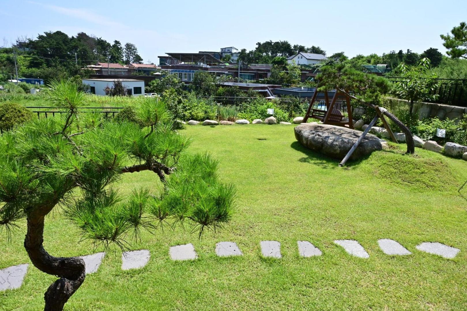 Hotel Goseung Luceluna Pension Goseong  Exterior foto